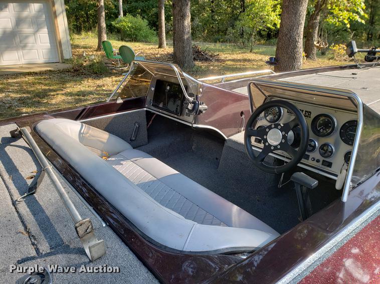 image for item EF9864 1992 Gambler boat