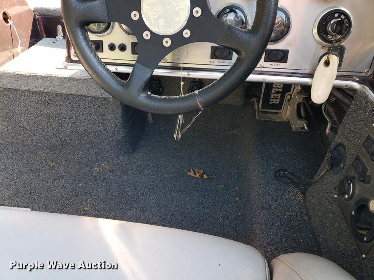 image for item EF9864 1992 Gambler boat