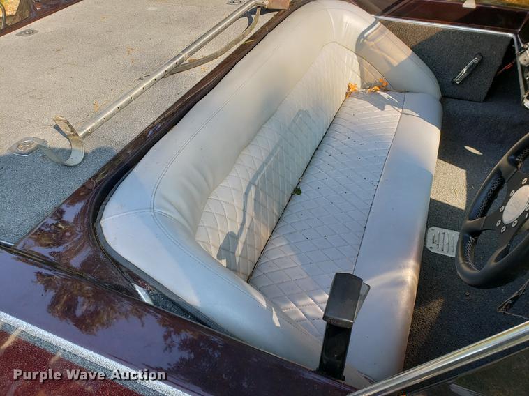 image for item EF9864 1992 Gambler boat