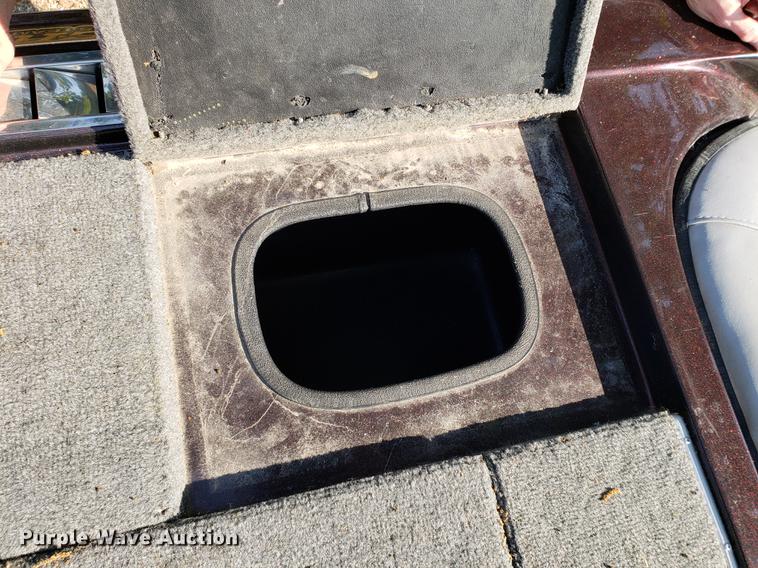 image for item EF9864 1992 Gambler boat