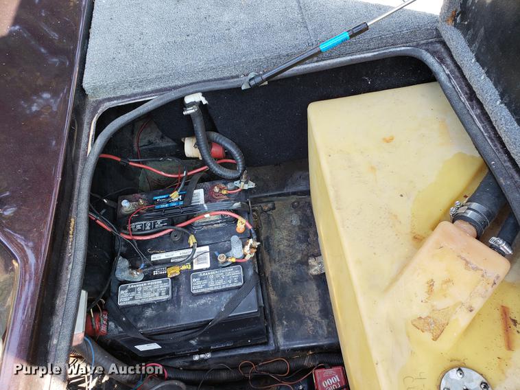 image for item EF9864 1992 Gambler boat