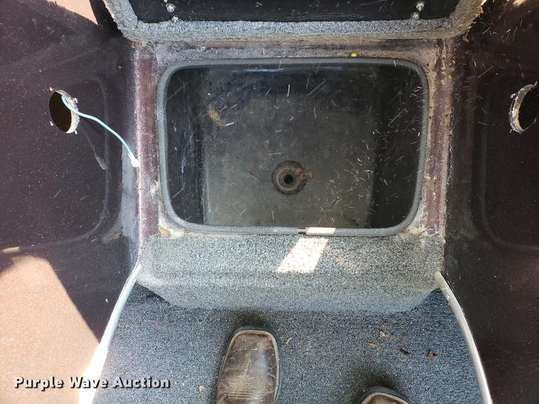 image for item EF9864 1992 Gambler boat