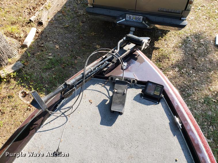 image for item EF9864 1992 Gambler boat