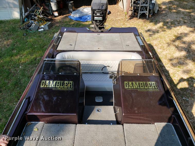 image for item EF9864 1992 Gambler boat