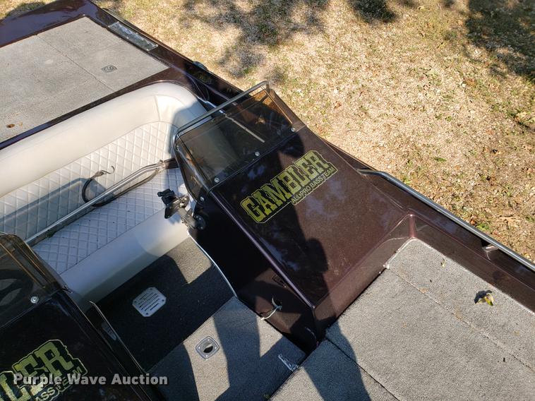 image for item EF9864 1992 Gambler boat