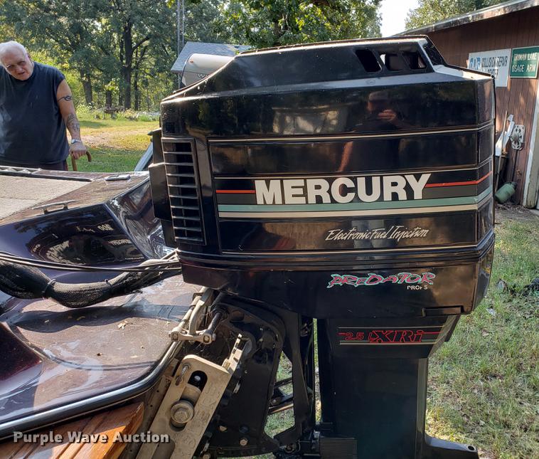 image for item EF9864 1992 Gambler boat