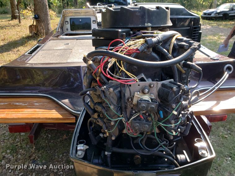 image for item EF9864 1992 Gambler boat