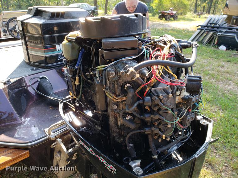 image for item EF9864 1992 Gambler boat