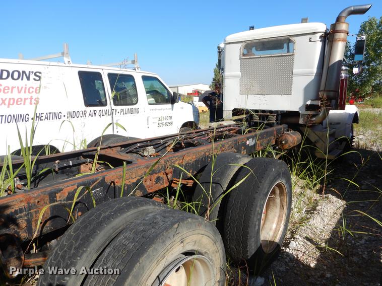image for item EO9576 1995 Western Star 4964F truck cab and chassis