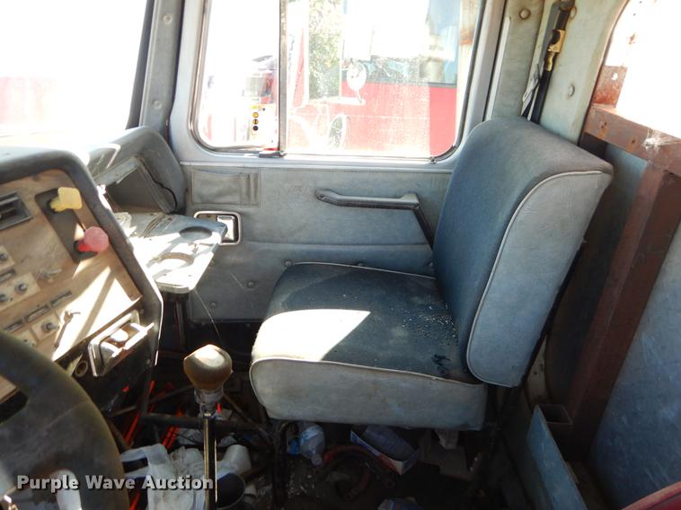 image for item EO9576 1995 Western Star 4964F truck cab and chassis