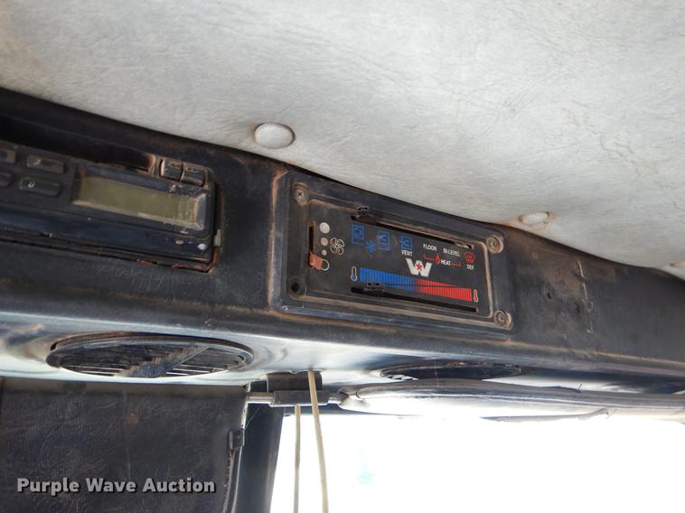 image for item EO9576 1995 Western Star 4964F truck cab and chassis