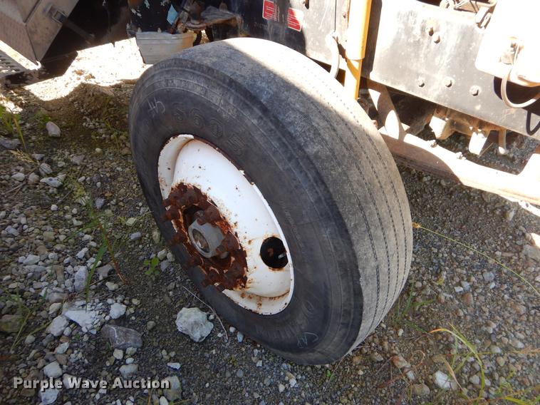 image for item EO9576 1995 Western Star 4964F truck cab and chassis