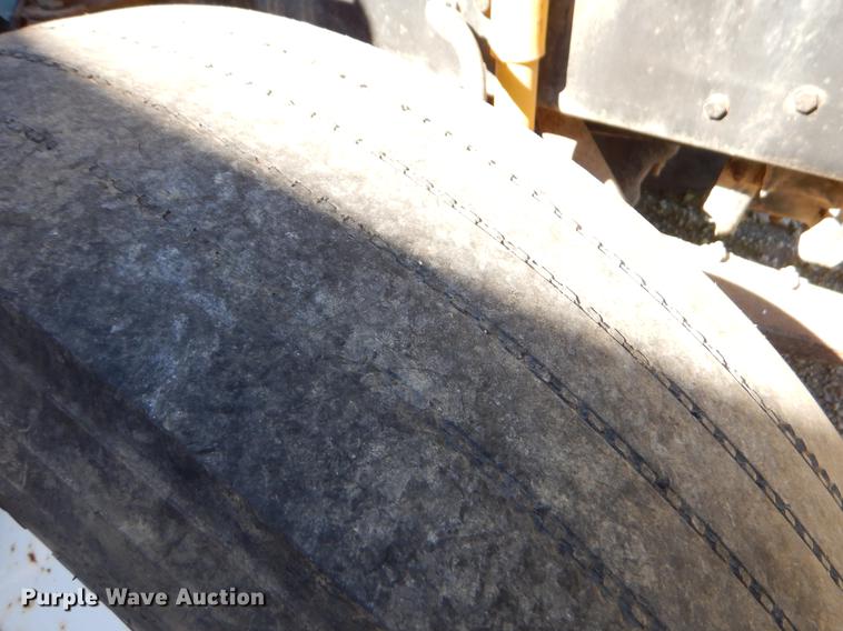 image for item EO9576 1995 Western Star 4964F truck cab and chassis