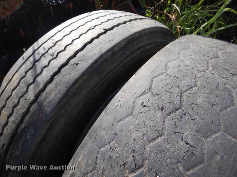 image for item EO9576 1995 Western Star 4964F truck cab and chassis