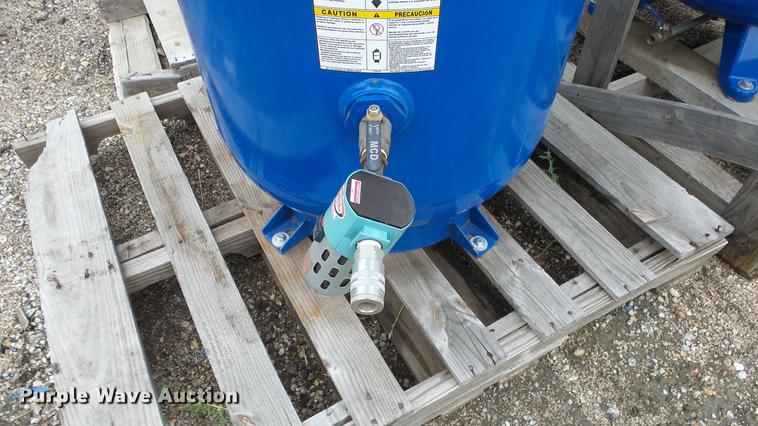 image for item FE9051 Quincy QT5 air compressor