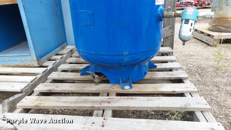 image for item FE9051 Quincy QT5 air compressor