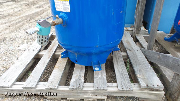 image for item FE9051 Quincy QT5 air compressor