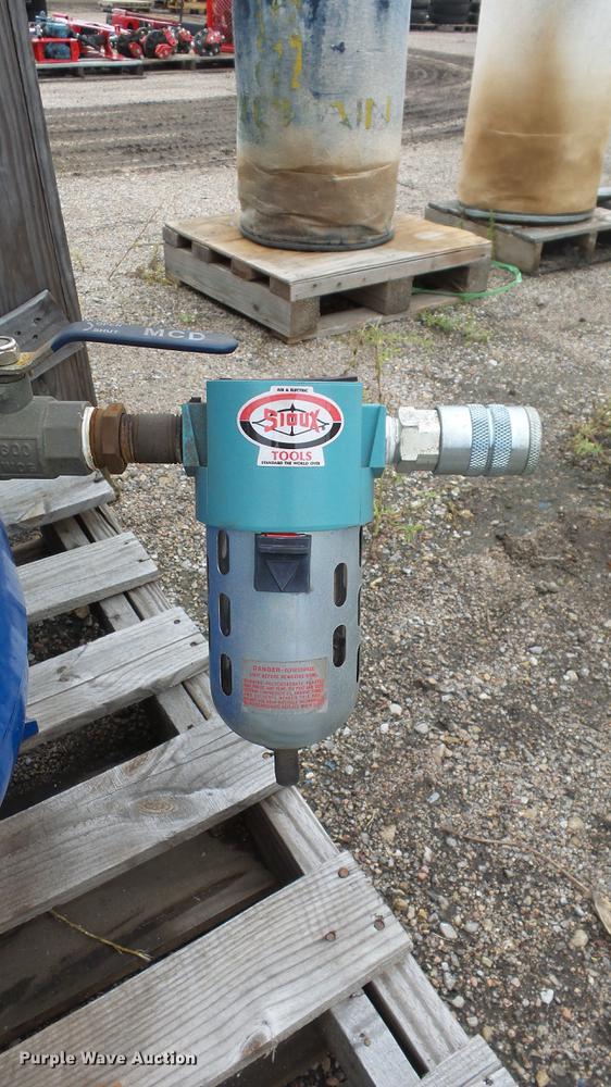 image for item FE9051 Quincy QT5 air compressor