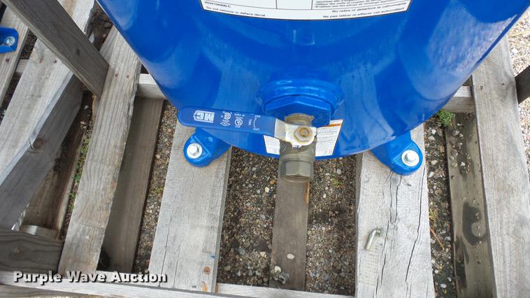 image for item FE9052 Quincy QT7.5 air compressor