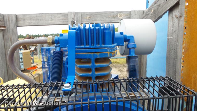 image for item FE9052 Quincy QT7.5 air compressor