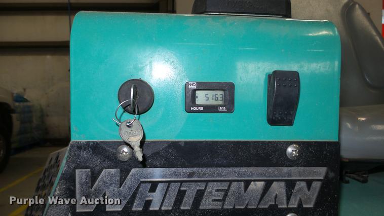 image for item FE9179 2012 Whiteman HHXD5 power trowel
