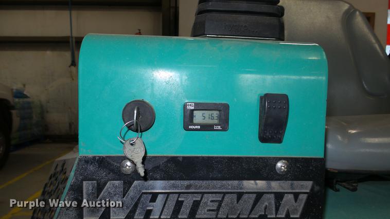 image for item FE9179 2012 Whiteman HHXD5 power trowel