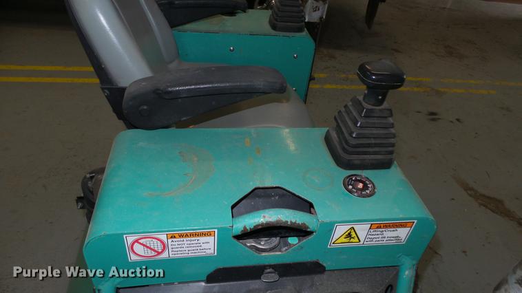 image for item FE9179 2012 Whiteman HHXD5 power trowel