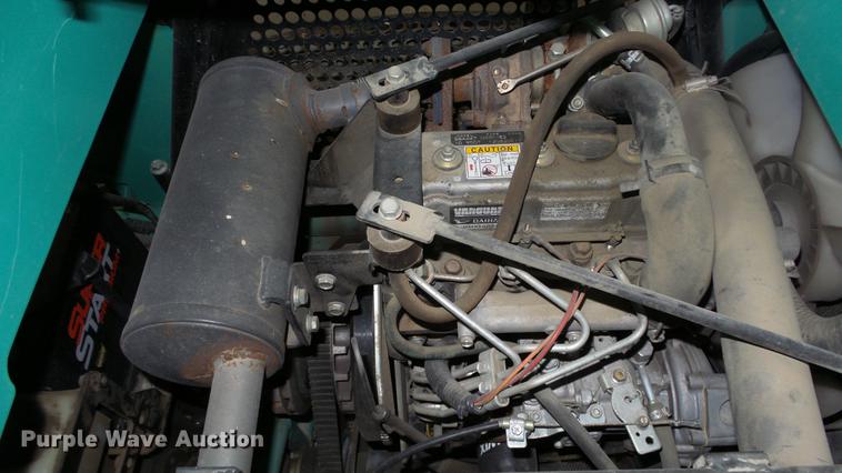 image for item FE9179 2012 Whiteman HHXD5 power trowel