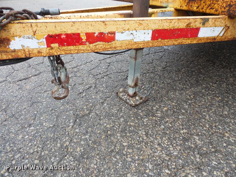 image for item FT9828 1999 Redi Haul utility trailer