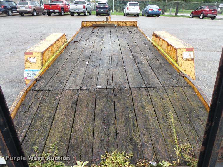 image for item FT9828 1999 Redi Haul utility trailer