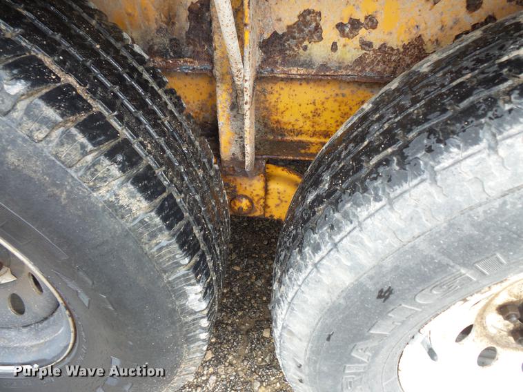 image for item FT9828 1999 Redi Haul utility trailer