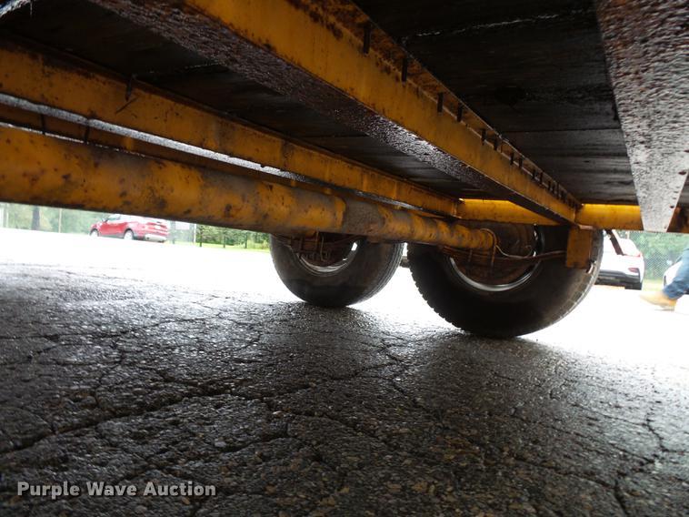 image for item FT9828 1999 Redi Haul utility trailer