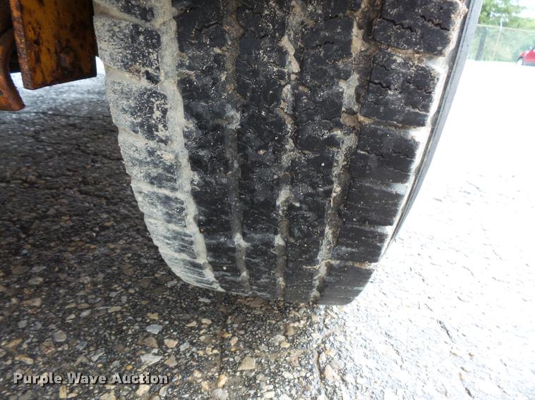 image for item FT9828 1999 Redi Haul utility trailer