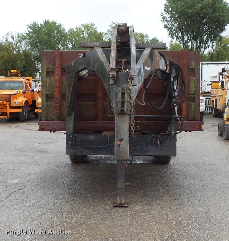 image for item FT9829 1972 Jyke dump trailer