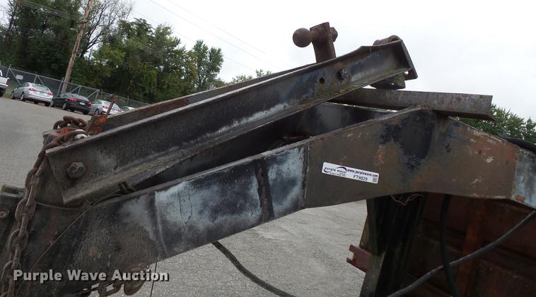 image for item FT9829 1972 Jyke dump trailer