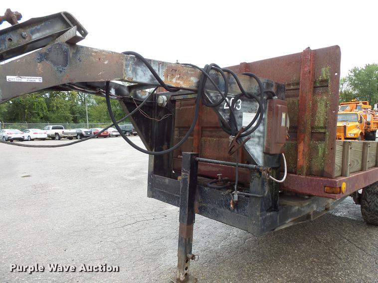 image for item FT9829 1972 Jyke dump trailer