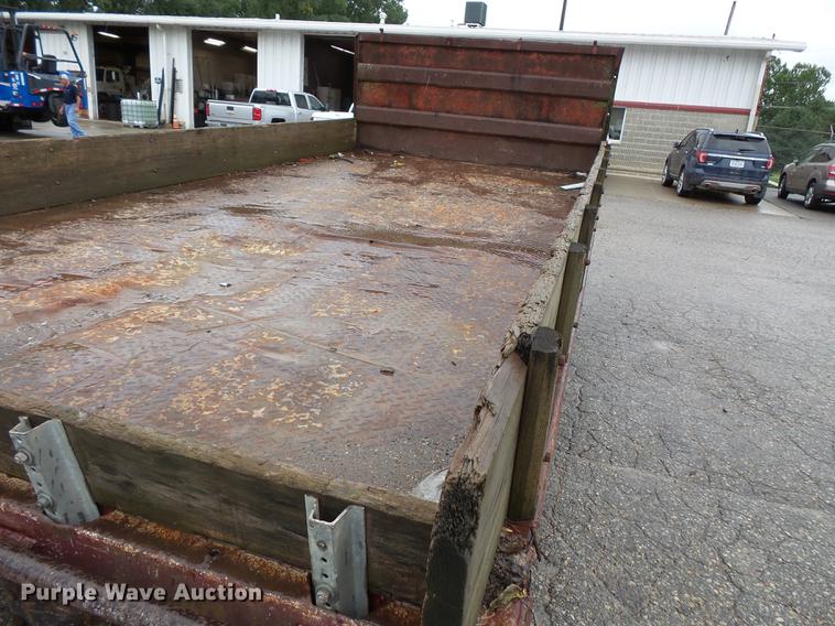 image for item FT9829 1972 Jyke dump trailer