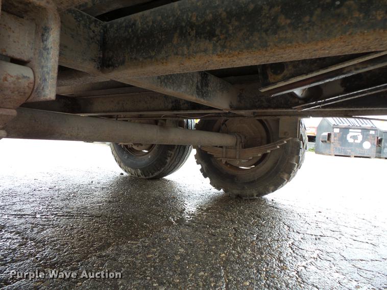 image for item FT9829 1972 Jyke dump trailer