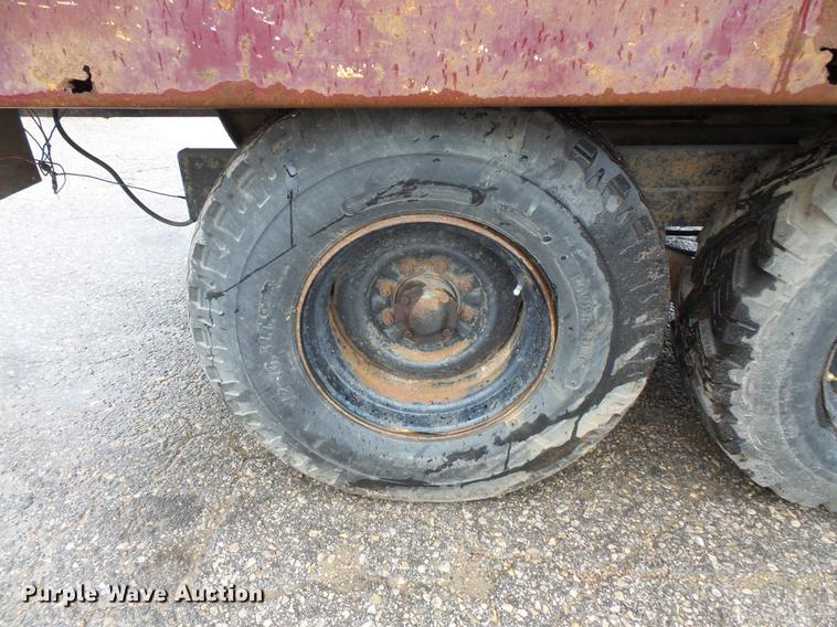 image for item FT9829 1972 Jyke dump trailer