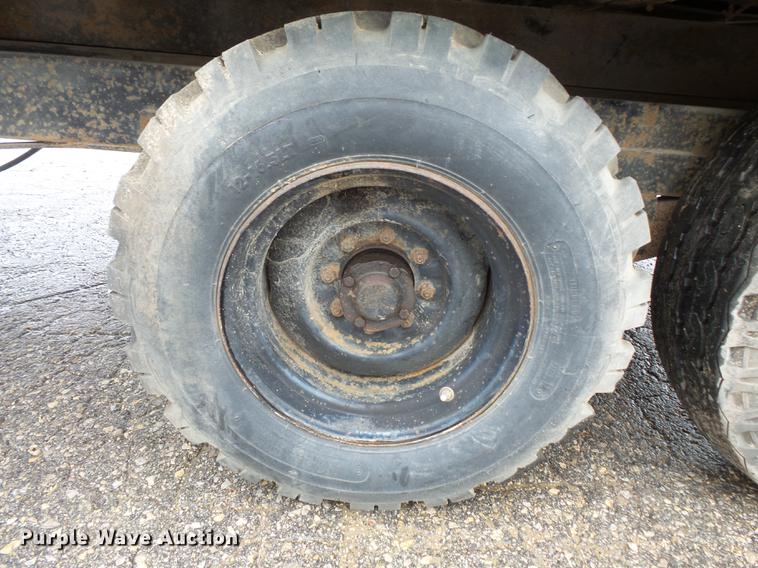 image for item FT9829 1972 Jyke dump trailer