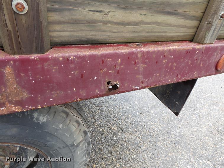 image for item FT9829 1972 Jyke dump trailer