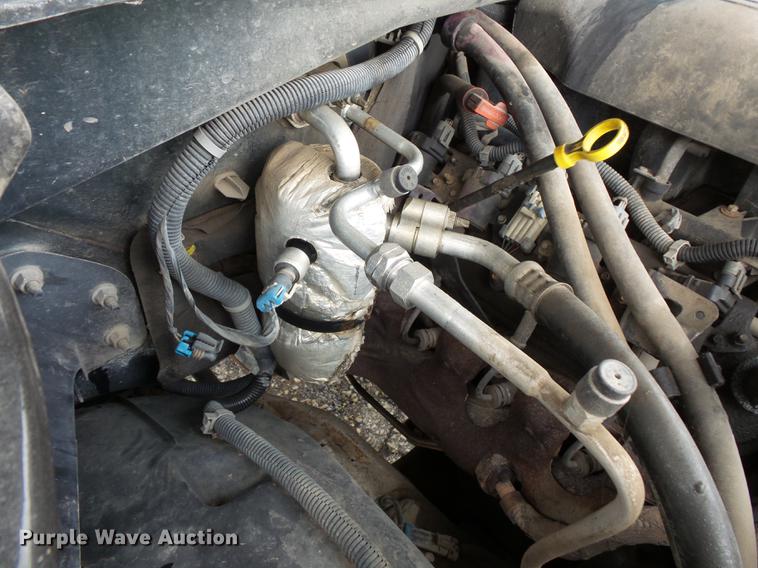 image for item FT9835 2001 Chevrolet Silverado 2500 pickup truck