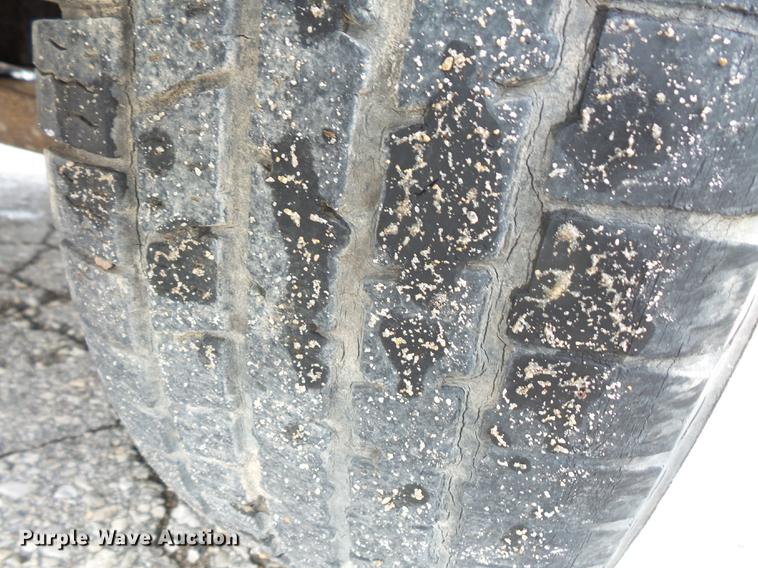 image for item FT9835 2001 Chevrolet Silverado 2500 pickup truck