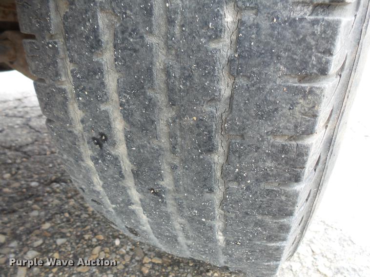 image for item FT9835 2001 Chevrolet Silverado 2500 pickup truck