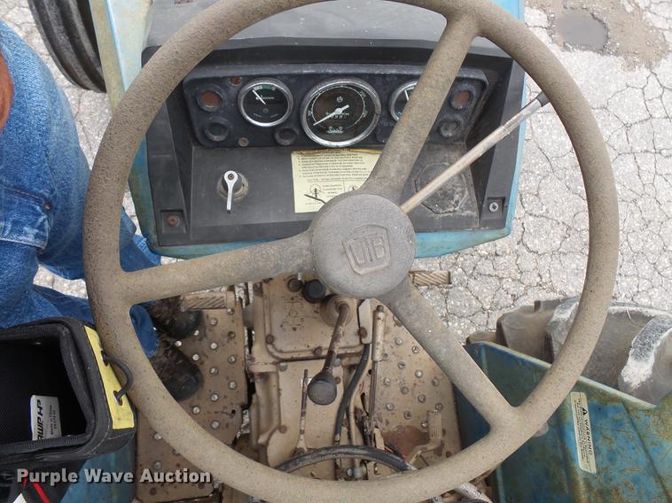 image for item FT9838 Long 460 tractor