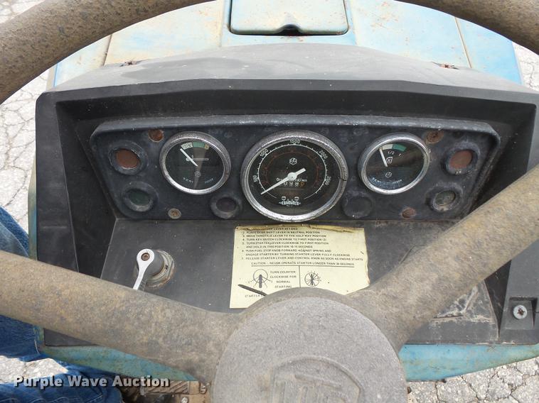 image for item FT9838 Long 460 tractor