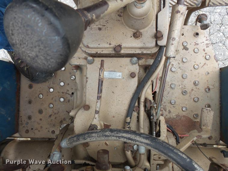 image for item FT9838 Long 460 tractor