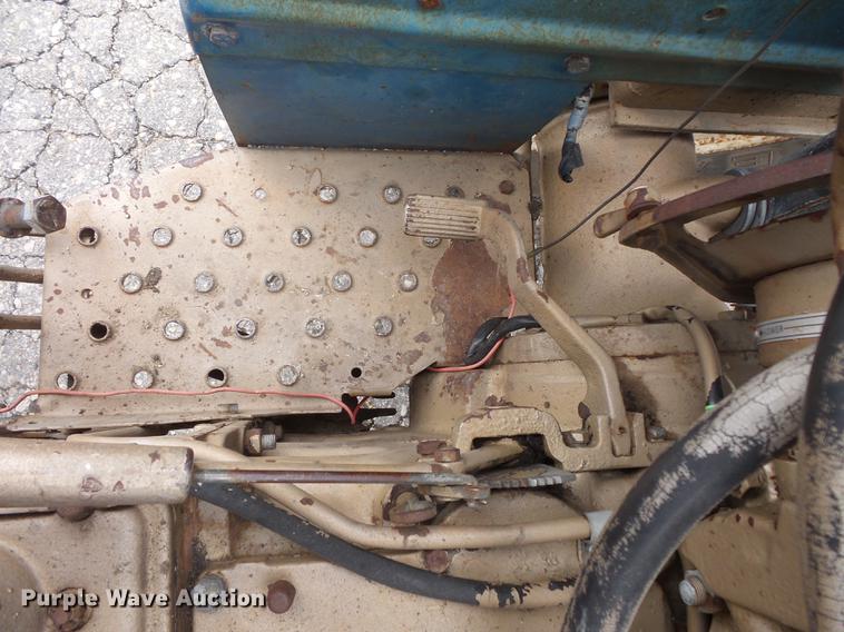 image for item FT9838 Long 460 tractor