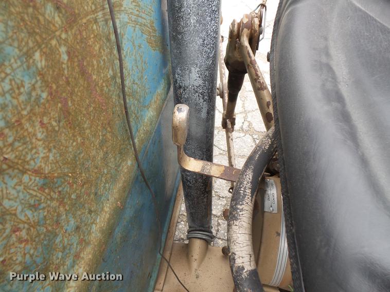 image for item FT9838 Long 460 tractor