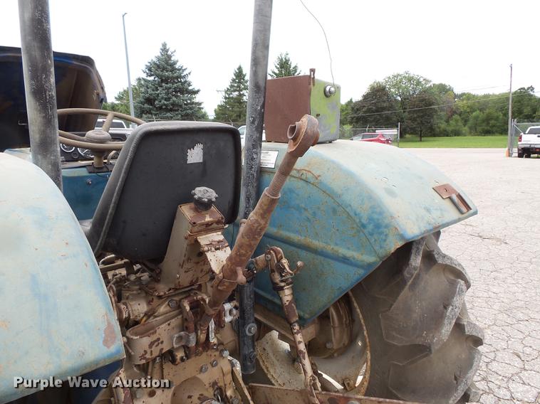 image for item FT9838 Long 460 tractor